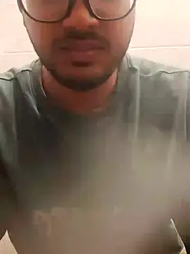 Snapshot of Tamilan_fucks chatting on 06-27-26, 03:12 Tamilan fucks online show from 06-27-26, 03:12