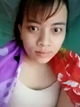 Snapshot of LinCil chatting on 06-11-26, 02:53 LinCil online show from 06-11-26, 02:53