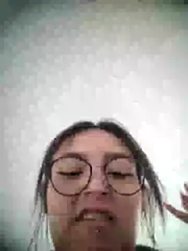Snapshot of Aly_96 chatting on 06-19-26, 04:57 Aly 96 online show from 06-19-26, 04:57