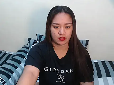 Snapshot of GorgeousPinay_x chatting on 07-18-26, 01:14 GorgeousPinay x online show from 07-18-26, 01:14