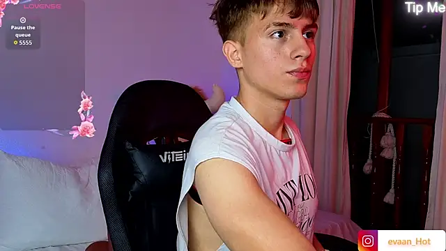 Evaan Hot online show from 07-12-26, 03:29