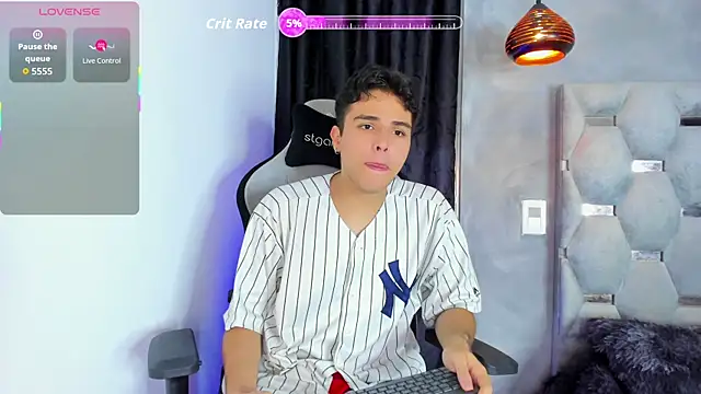 cam suaza online show from 07-22-26, 05:42