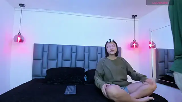 DominicaAndLorenzo online show from 07-11-26, 01:55