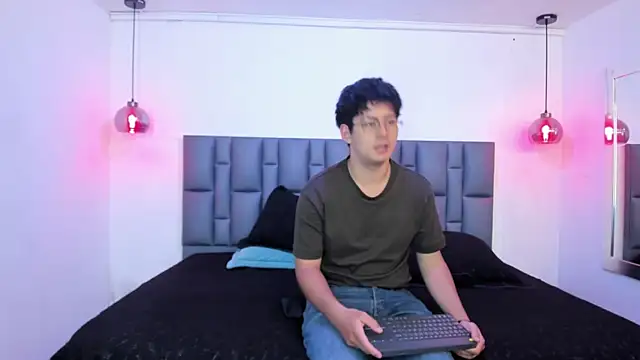 Snapshot of DominicaAndLorenzo chatting on 07-15-26, 02:24 DominicaAndLorenzo online show from 07-15-26, 02:24