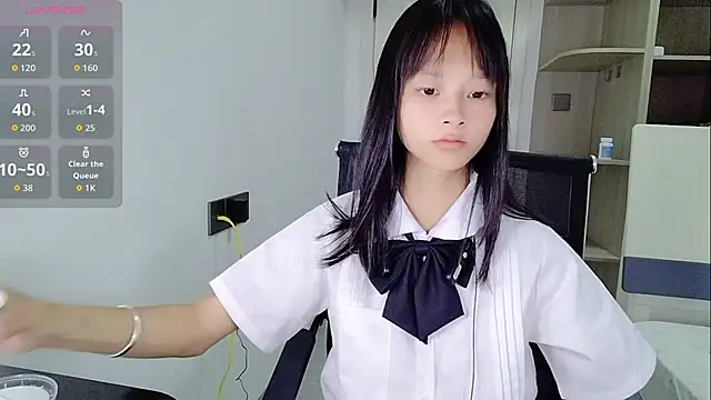 Snapshot of xiaoyu-22 chatting on 06-12-26, 06:33 xiaoyu-22 online show from 06-12-26, 06:33