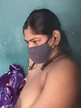 Snapshot of Model-031 chatting on 07-11-26, 04:57 Model-031 online show from 07-11-26, 04:57