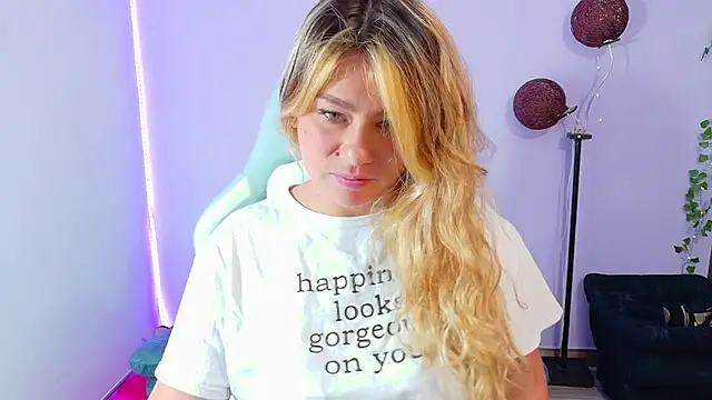 Snapshot of Sam_sexual_enjoyment chatting on 07-07-26, 07:23 Sam sexual enjoyment online show from 07-07-26, 07:23
