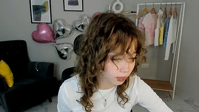 Annette Bell online show from 06-15-26, 01:55