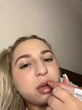 xLexi online show from 06-18-26, 03:28