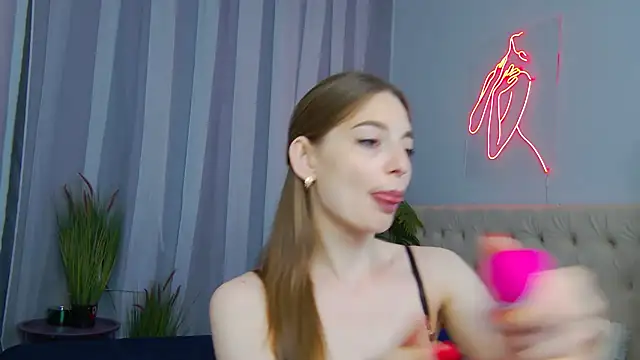 Snapshot of NicolSkye chatting on 06-30-26, 05:02 NicolSkye online show from 06-30-26, 05:02