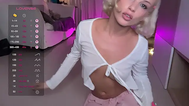 Snapshot of polino4ka6999 chatting on 07-04-26, 04:33 polino4ka6999 online show from 07-04-26, 04:33