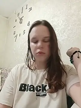 Snapshot of Sara_liss chatting on 07-31-26, 02:47 Sara liss online show from 07-31-26, 02:47