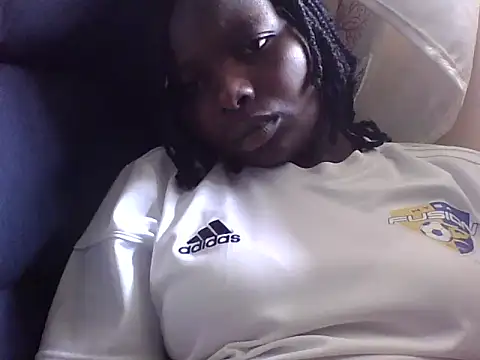 Snapshot of lucyswee chatting on 07-12-26, 11:44 lucyswee online show from 07-12-26, 11:44