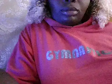 Snapshot of lucyswee chatting on 07-28-26, 05:37 lucyswee online show from 07-28-26, 05:37