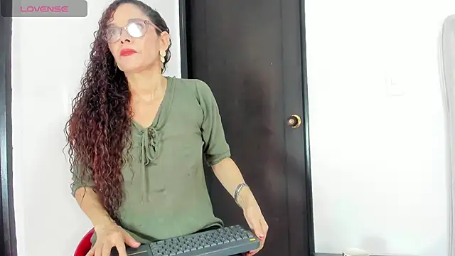 Snapshot of kataleya_saenz1 chatting on 06-30-26, 12:49 kataleya saenz1 online show from 06-30-26, 12:49