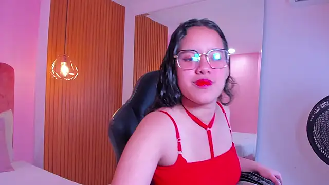 Snapshot of shayra_alina chatting on 07-04-26, 12:43 shayra alina online show from 07-04-26, 12:43