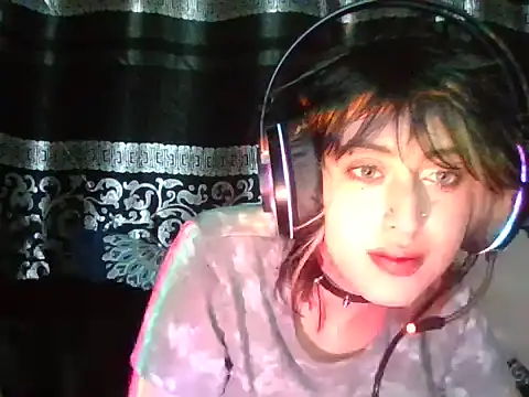 kittenpasive30 online show from 06-15-26, 11:48