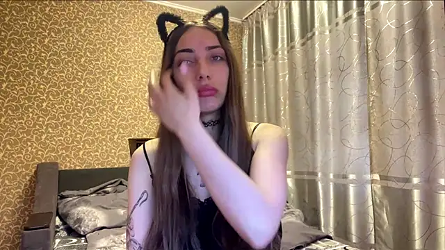Snapshot of Glory_snow chatting on 06-15-26, 06:13 Glory snow online show from 06-15-26, 06:13
