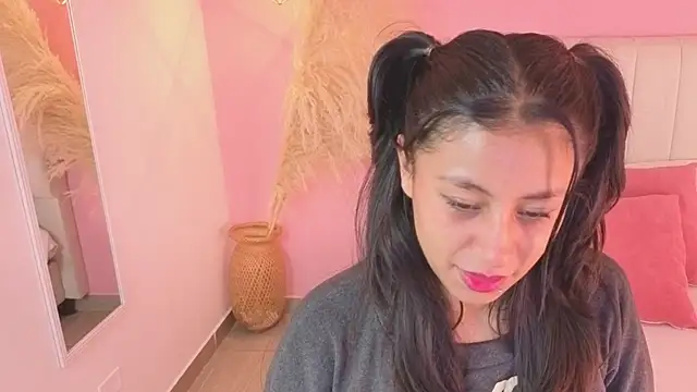 Snapshot of valeria__torres chatting on 06-19-26, 11:16 valeria torres online show from 06-19-26, 11:16
