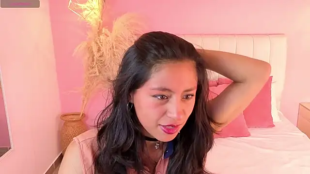 Snapshot of valeria__torres chatting on 06-12-26, 11:19 valeria torres online show from 06-12-26, 11:19