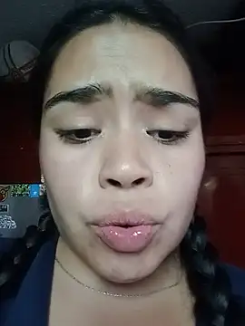Snapshot of Violett_Cinnamon chatting on 07-28-26, 10:42 Violett Cinnamon online show from 07-28-26, 10:42