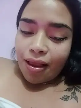 Snapshot of Violett_Cinnamon chatting on 07-02-26, 02:23 Violett Cinnamon online show from 07-02-26, 02:23
