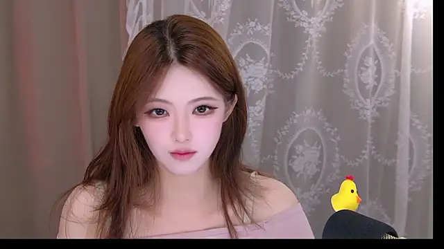 Snapshot of ninimissy chatting on 06-19-26, 01:28 ninimissy online show from 06-19-26, 01:28
