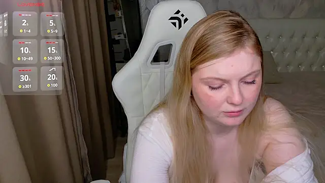Snapshot of L1saShy chatting on 06-11-26, 04:04 L1saShy online show from 06-11-26, 04:04