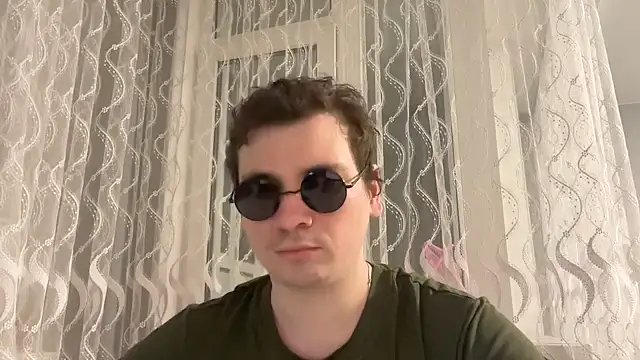 Snapshot of Svertyn chatting on 06-22-26, 07:44 Svertyn online show from 06-22-26, 07:44