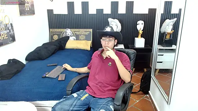 Snapshot of Jake_Falcon chatting on 06-11-26, 01:08 Jake Falcon online show from 06-11-26, 01:08