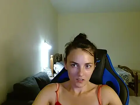 Snapshot of OliviaTheS chatting on 06-27-26, 08:04 OliviaTheS online show from 06-27-26, 08:04