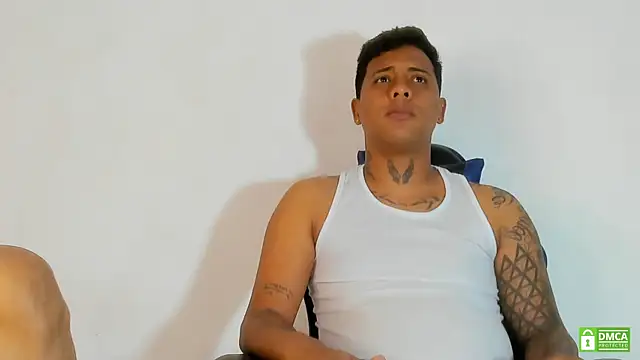 Snapshot of Alejandro_and_Deiby chatting on 07-23-26, 08:05 Alejandro and Deiby online show from 07-23-26, 08:05