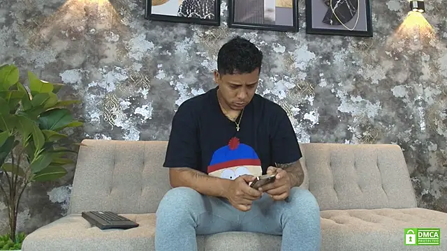 Snapshot of Alejandro_and_Deiby chatting on 06-16-26, 10:48 Alejandro and Deiby online show from 06-16-26, 10:48