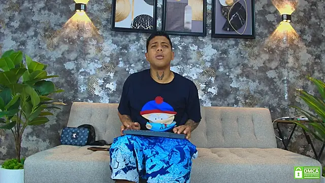 Snapshot of Alejandro_and_Deiby chatting on 06-18-26, 10:42 Alejandro and Deiby online show from 06-18-26, 10:42