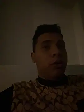 Snapshot of Alejandro_and_Deiby chatting on 07-10-26, 01:05 Alejandro and Deiby online show from 07-10-26, 01:05