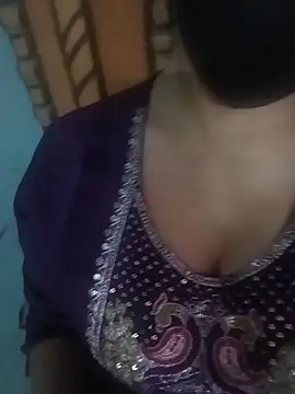 Snapshot of bharti_2 chatting on 06-12-26, 05:27 bharti 2 online show from 06-12-26, 05:27