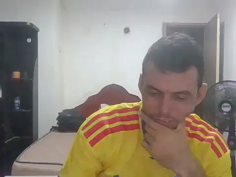 Snapshot of andres_12ad chatting on 06-12-26, 03:48 andres 12ad online show from 06-12-26, 03:48