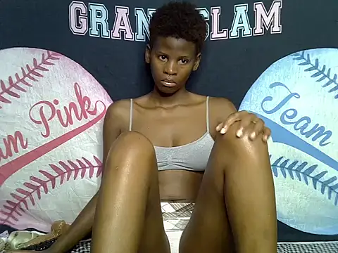 Snapshot of Queen_slay2 chatting on 06-15-26, 04:56 Queen slay2 online show from 06-15-26, 04:56
