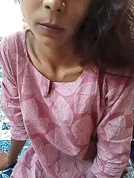 Snapshot of sakshi_rao1 chatting on 06-12-26, 05:05 sakshi rao1 online show from 06-12-26, 05:05