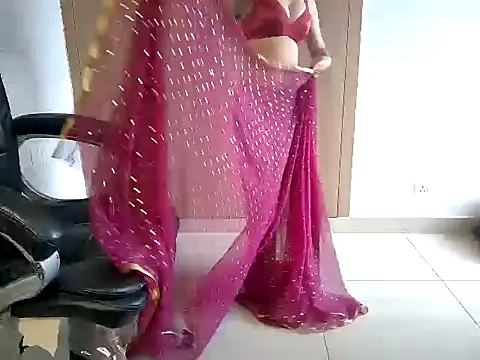 Snapshot of Sexynaina3 chatting on 06-30-26, 06:13 Sexynaina3 online show from 06-30-26, 06:13