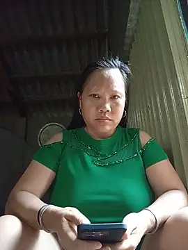 Snapshot of Chily-yy chatting on 08-04-26, 12:37 Chily-yy online show from 08-04-26, 12:37