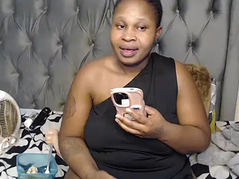 Snapshot of Loyal_Alisha chatting on 07-12-26, 03:35 Loyal Alisha online show from 07-12-26, 03:35