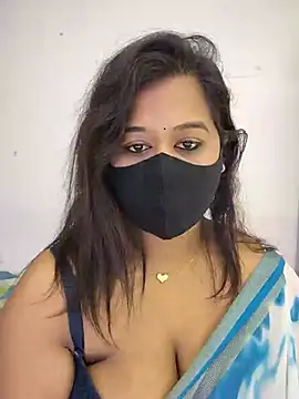 Snapshot of beauty_lisa- chatting on 07-25-26, 02:34 beauty lisa- online show from 07-25-26, 02:34