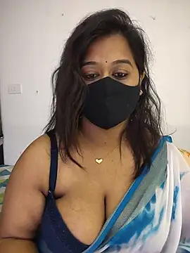 Snapshot of beauty_lisa- chatting on 07-22-26, 01:46 beauty lisa- online show from 07-22-26, 01:46
