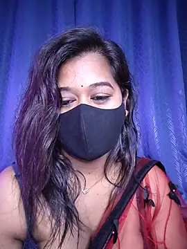 Snapshot of beauty_lisa- chatting on 06-18-26, 06:45 beauty lisa- online show from 06-18-26, 06:45