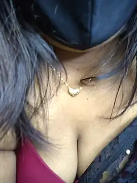 Snapshot of beauty_lisa- chatting on 06-24-26, 06:12 beauty lisa- online show from 06-24-26, 06:12