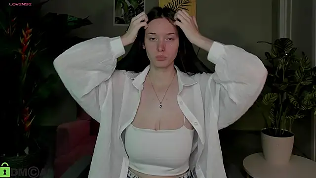 Snapshot of Eva_Leeee chatting on 08-05-26, 07:57 Eva Leeee online show from 08-05-26, 07:57