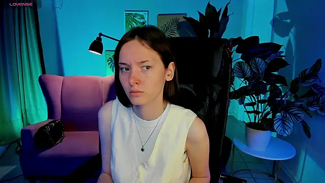 Snapshot of Eva_Leeee chatting on 06-21-26, 05:13 Eva Leeee online show from 06-21-26, 05:13
