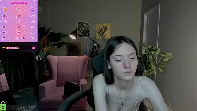Snapshot of Eva_Leeee chatting on 07-17-26, 05:04 Eva Leeee online show from 07-17-26, 05:04