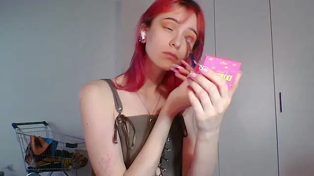 Snapshot of KayleneWesterberg chatting on 06-17-26, 03:11 KayleneWesterberg online show from 06-17-26, 03:11